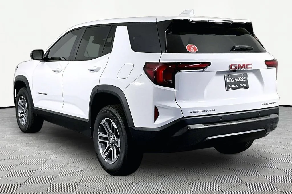 New 2027 Summit White GMC Elevation image 4