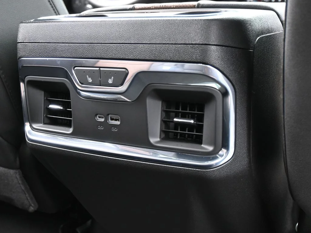 Used 2026 Summit White Chevrolet High Country image 52