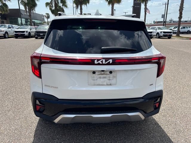 Used 2024 White Kia EX image 5