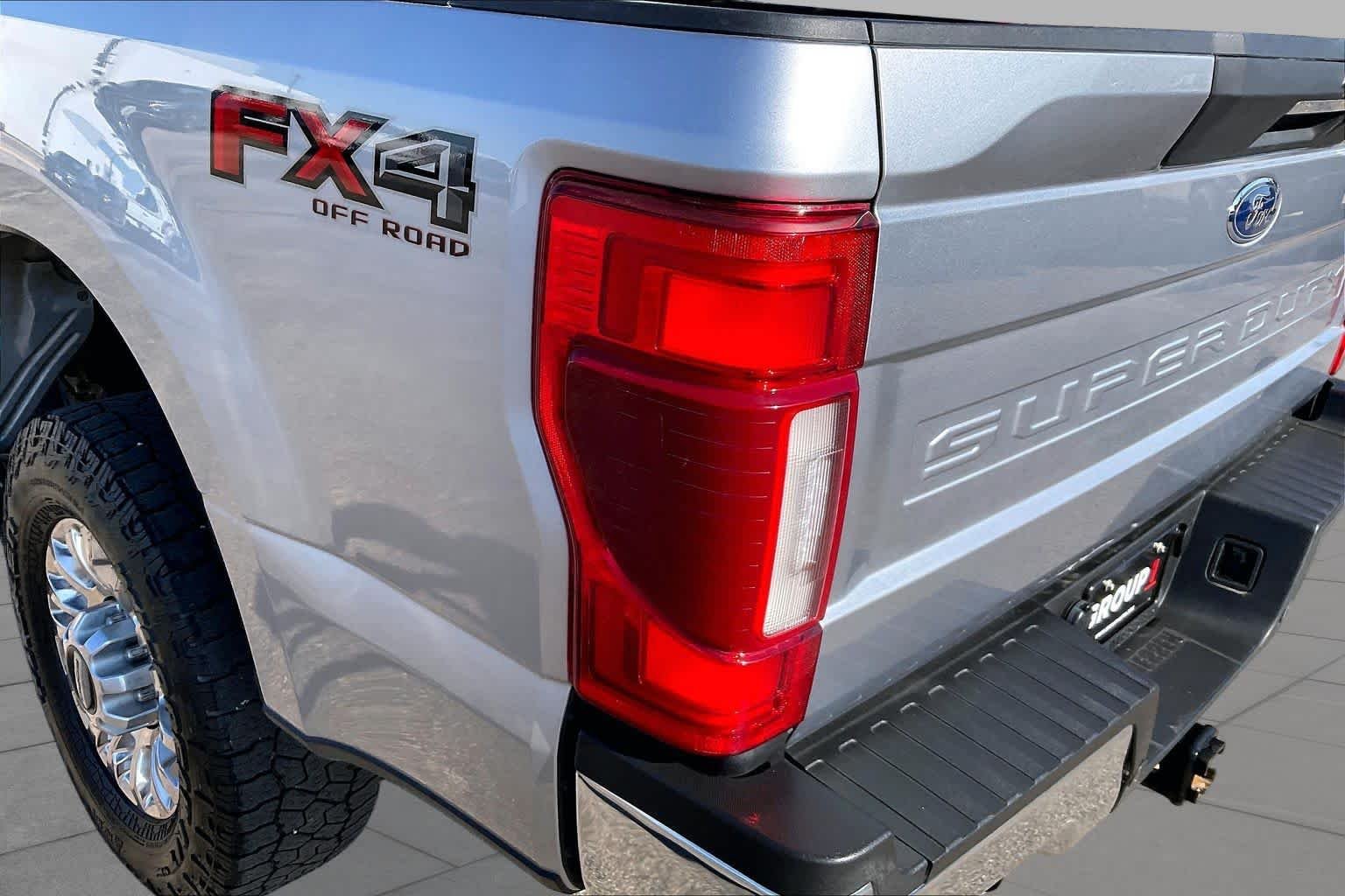 Used 2022 Iconic Silver Metallic Ford LARIAT image 28