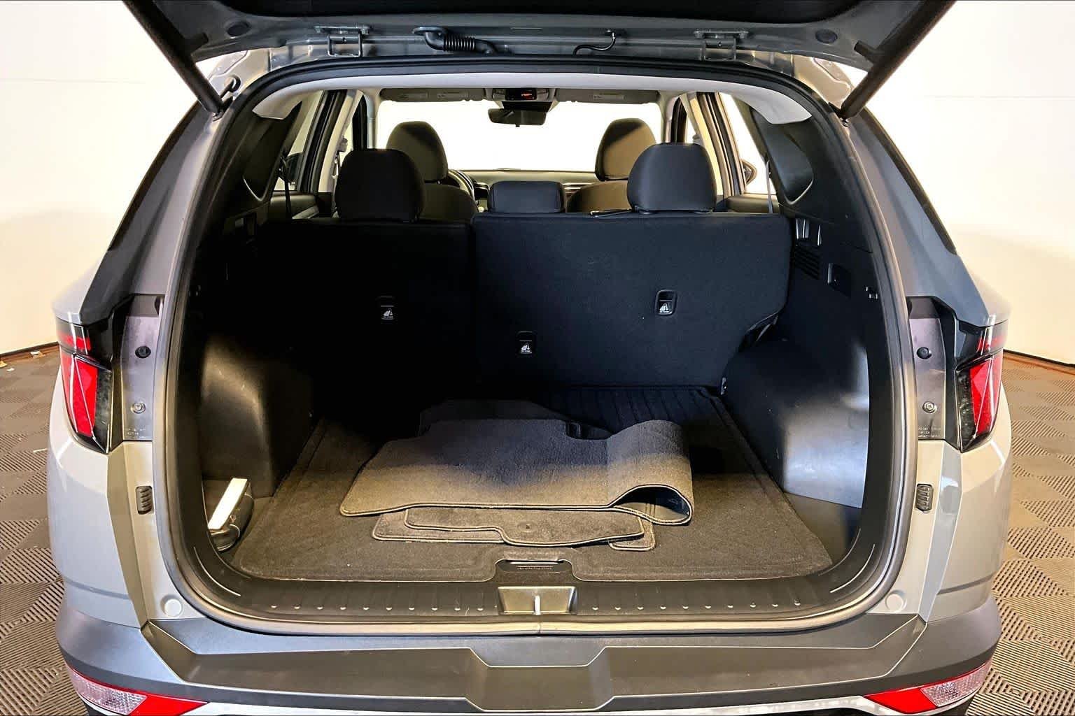 Used 2024 Hampton Gray Hyundai SEL image 36