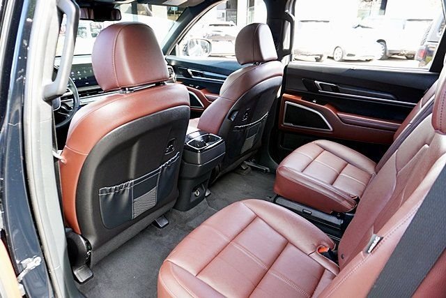 Used 2023 Black Kia EX image 18