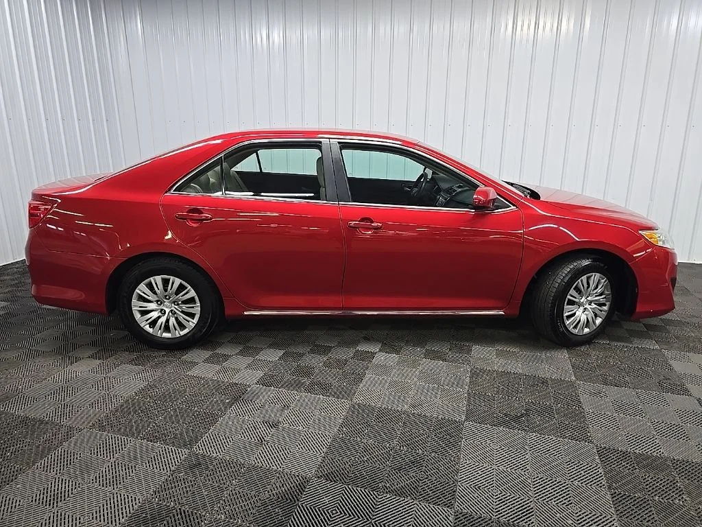 Used 2013 Red Toyota LE image 2