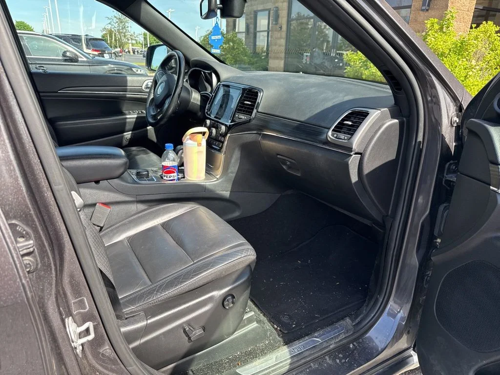 Used 2019 Granite Crystal Metallic Clearcoat Jeep Limited image 17