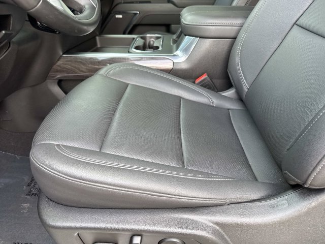 Used 2024 Summit White Chevrolet LTZ image 32
