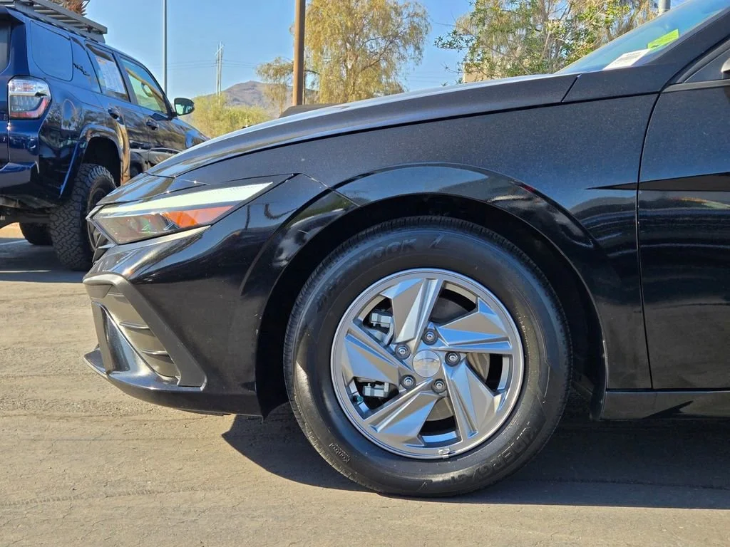 Used 2024 Abyss Black Hyundai SE image 9