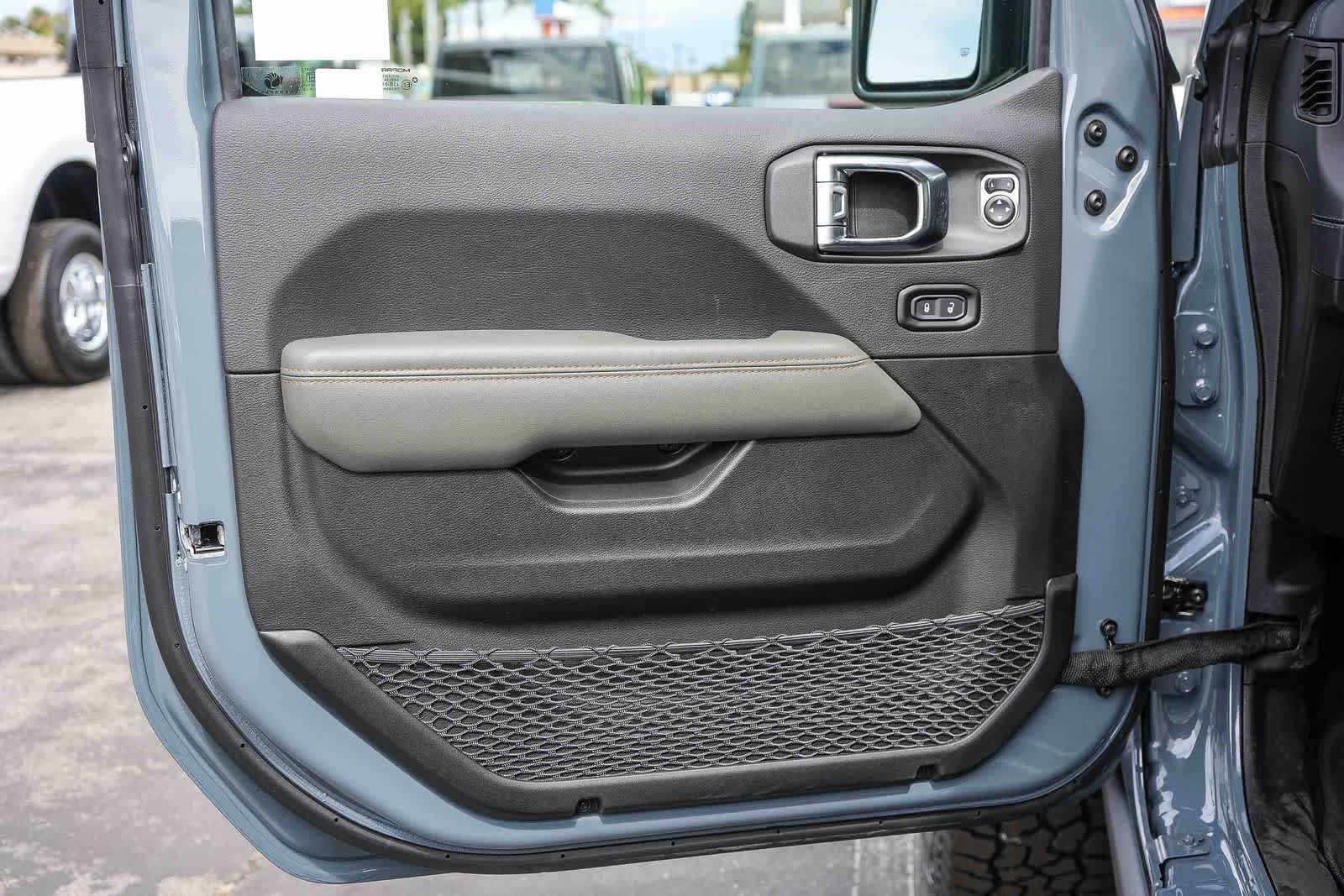 New 2026 Anvil Clearcoat Jeep Mojave X image 27