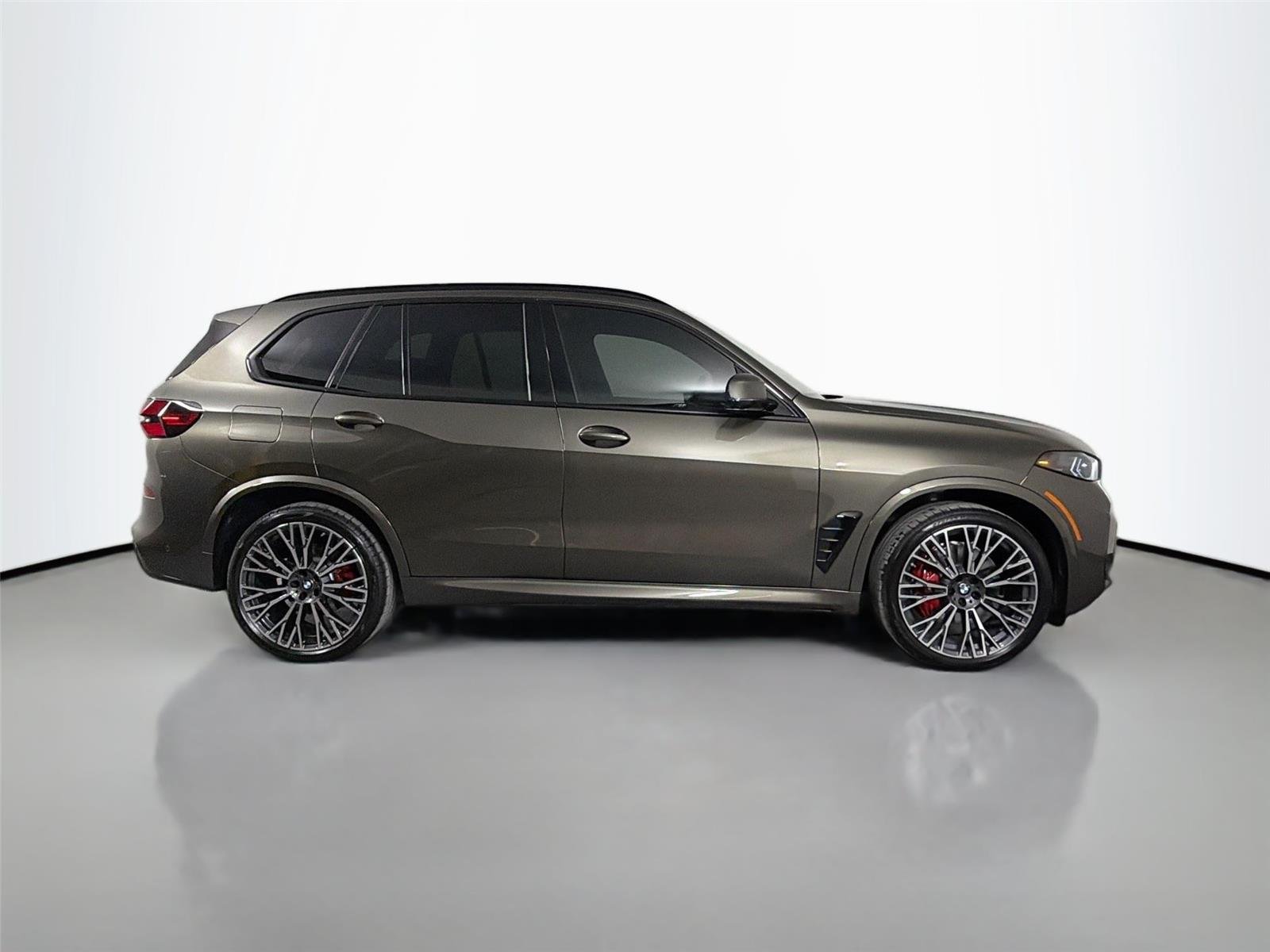 New 2026 Manhattan Green Metallic BMW xDrive40i image 4