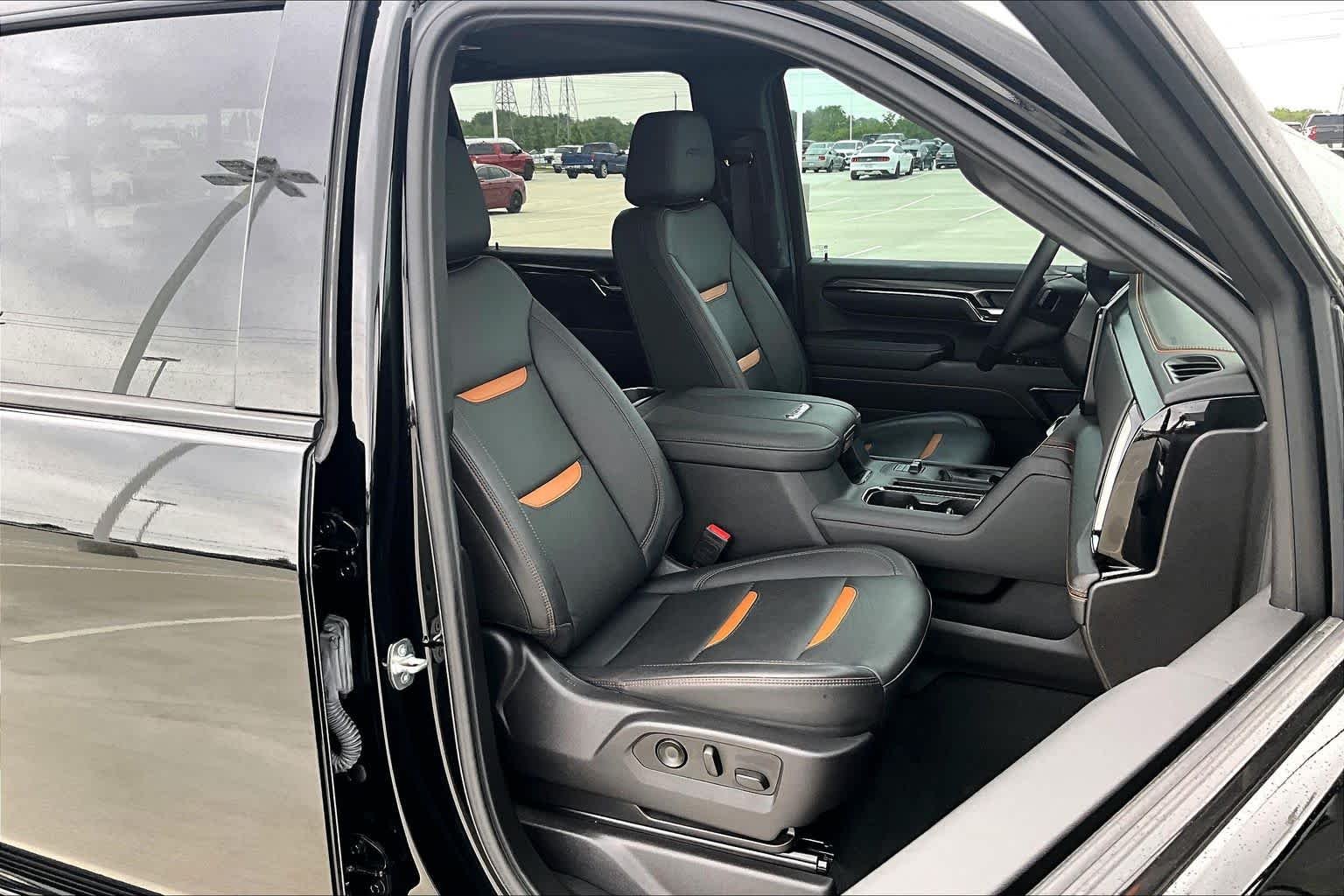 Used 2024 Onyx Black GMC AT4 image 9