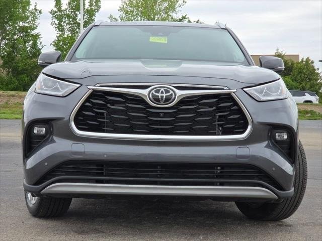 Certified Used 2025 MAGNETIC GRAY MET. Toyota  image 3