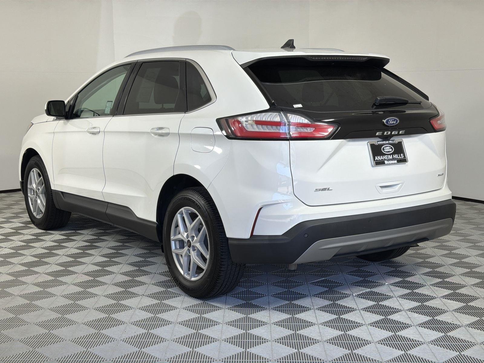 2024 Ford Edge SEL photo 3