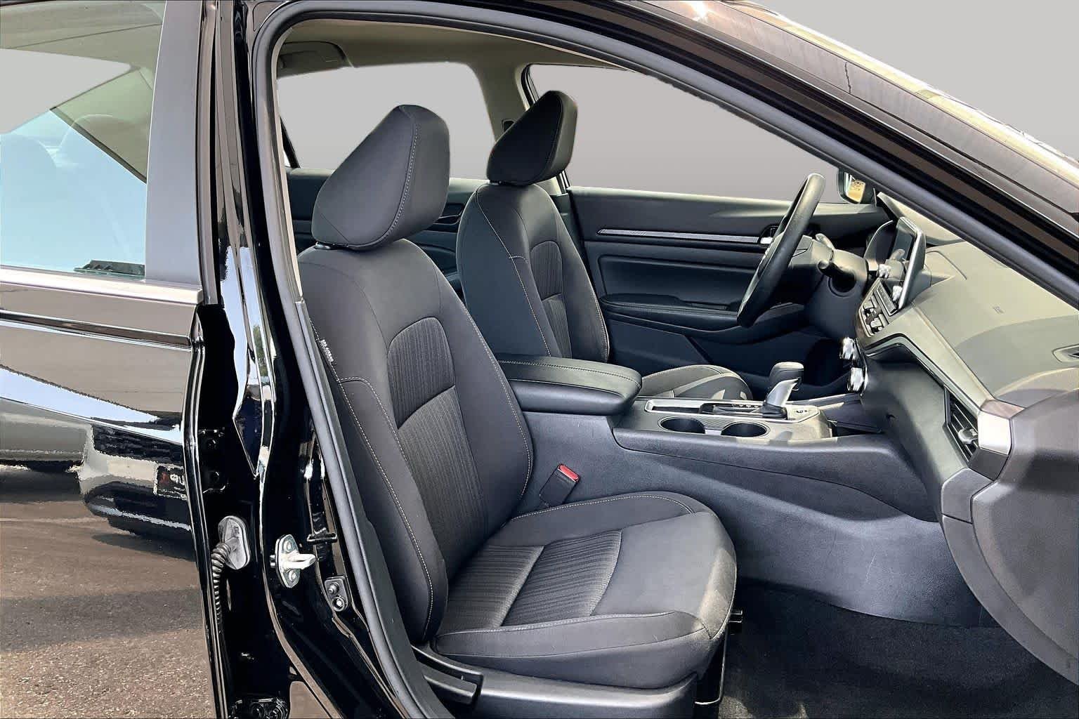 Certified Used 2025 Super Black Nissan SV image 9