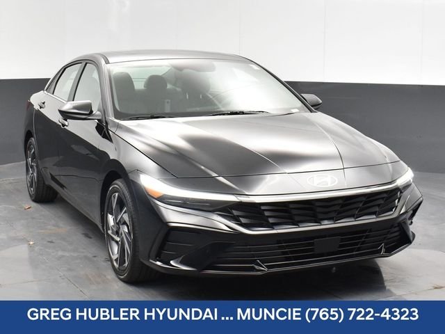 Used 2025 Black Hyundai SEL Convenience image 1