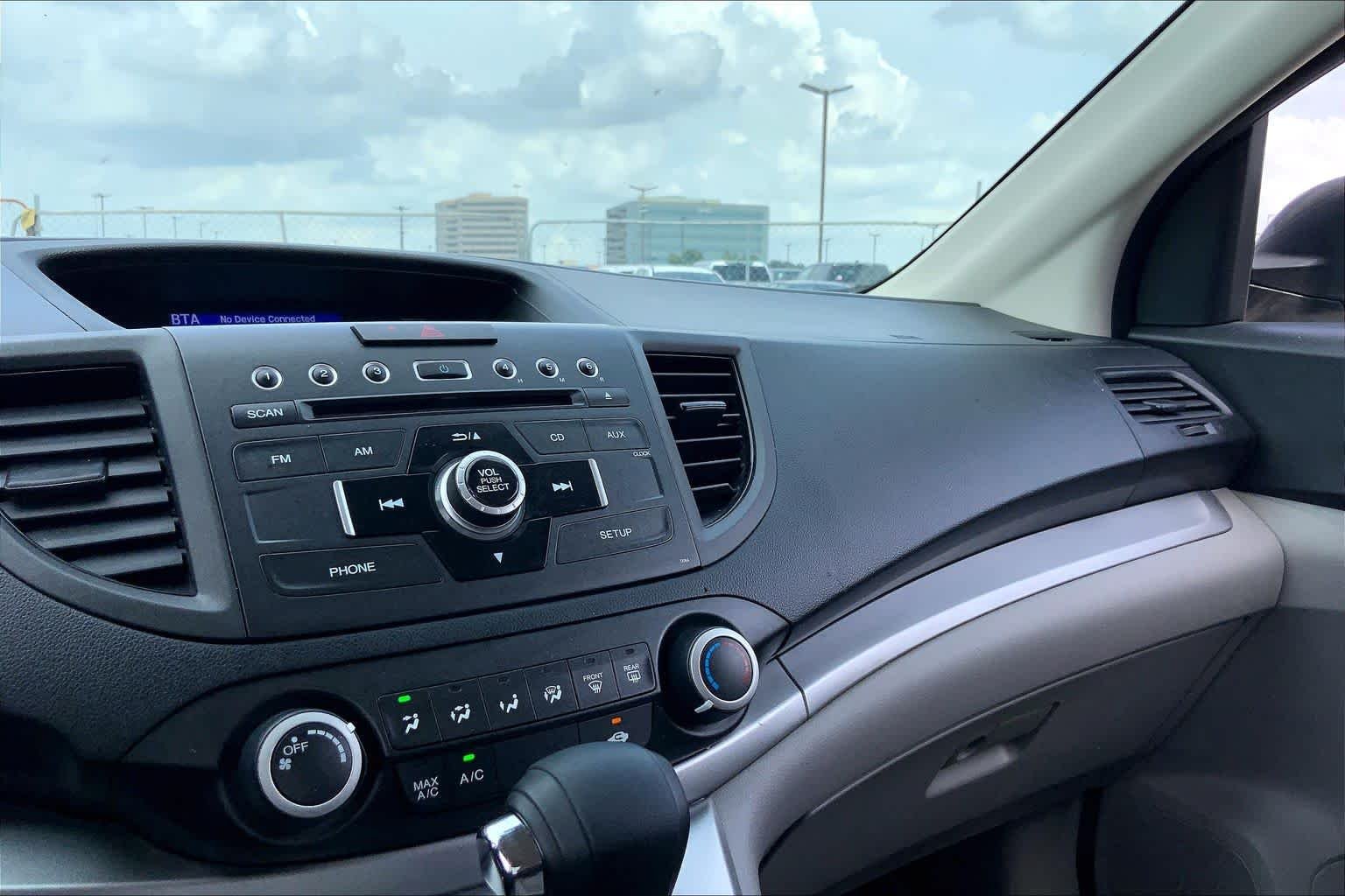 Used 2013 White Diamond Pearl Honda LX image 35