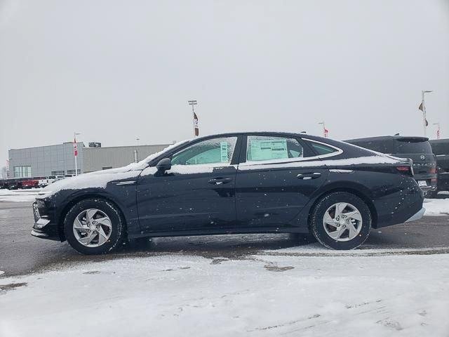 New 2026 Blue Hyundai SE image 8