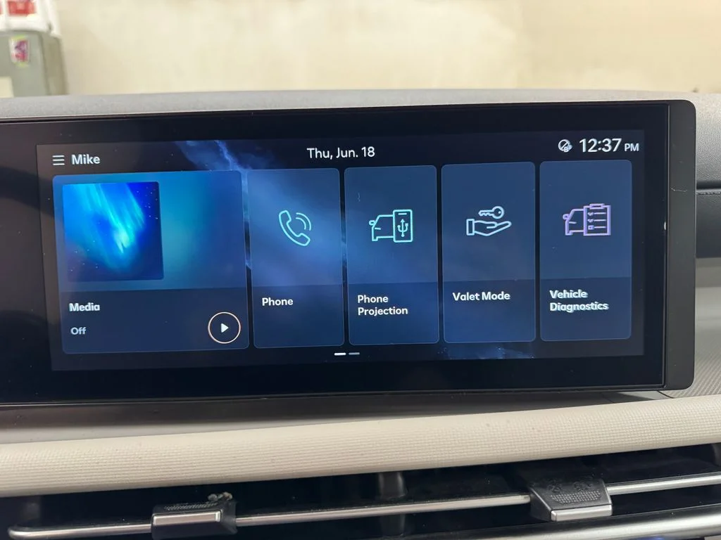 Used 2025 Blue Hyundai SEL image 21