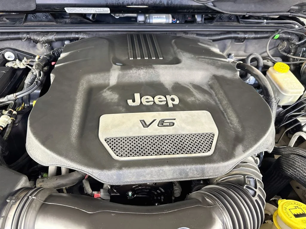 Used 2014 Black Clearcoat Jeep Unlimited Rubicon image 35