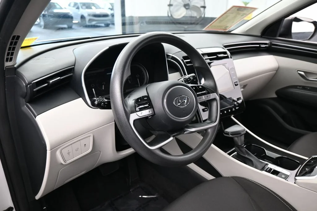 Used 2024 White Pearl Hyundai SEL image 10