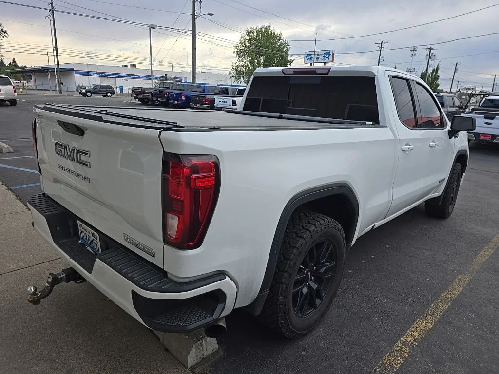 Used 2019 White GMC Elevation image 4