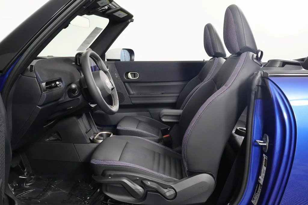 New 2026 Blue Metallic MINI Signature Plus image 4