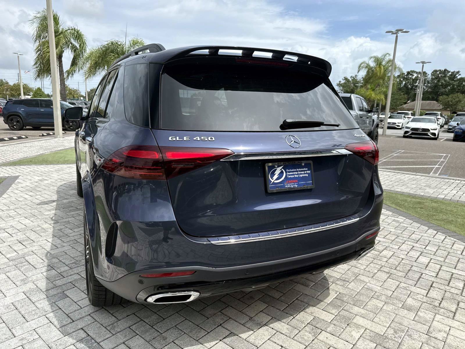 New 2026 Twilight Blue Metallic Mercedes-Benz 450 4MATIC® SUV image 9
