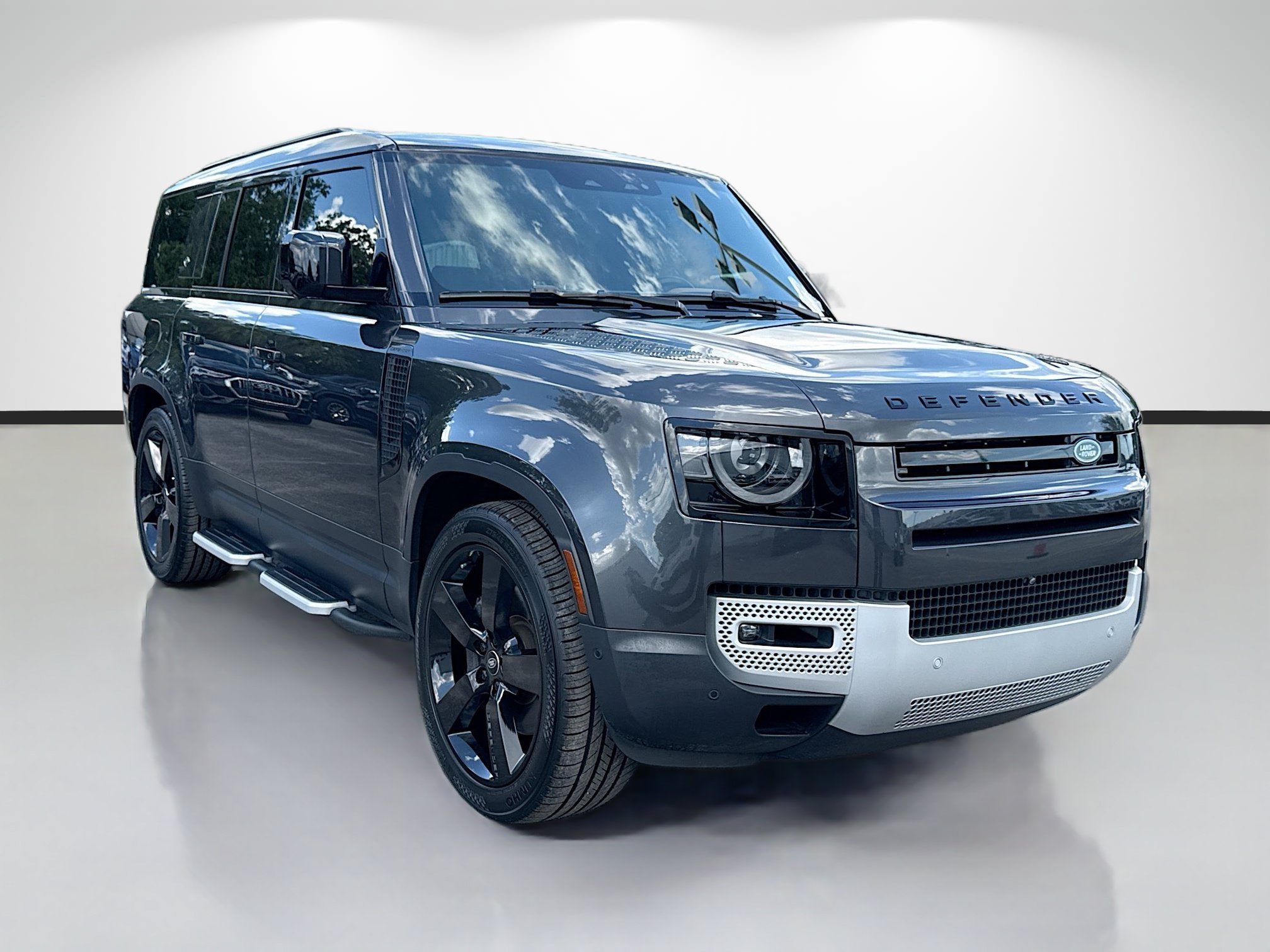 Used 2024 Carpathian Gray Premium Metallic Land Rover S image 7