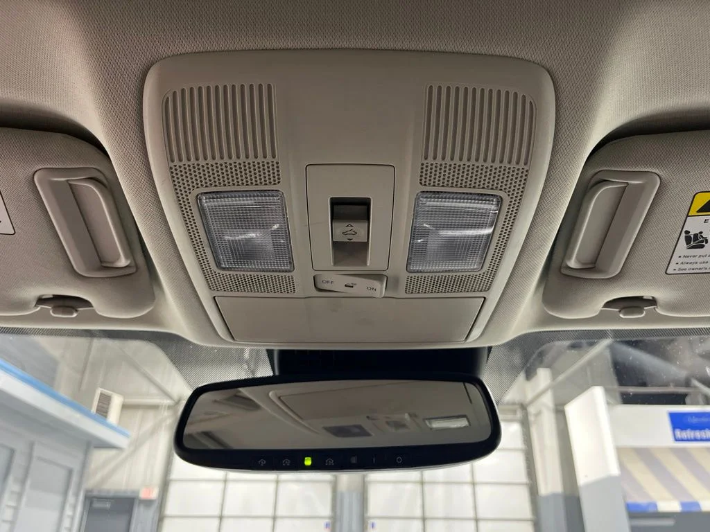 Used 2021 Snowflake White Pearl Mazda Touring image 27