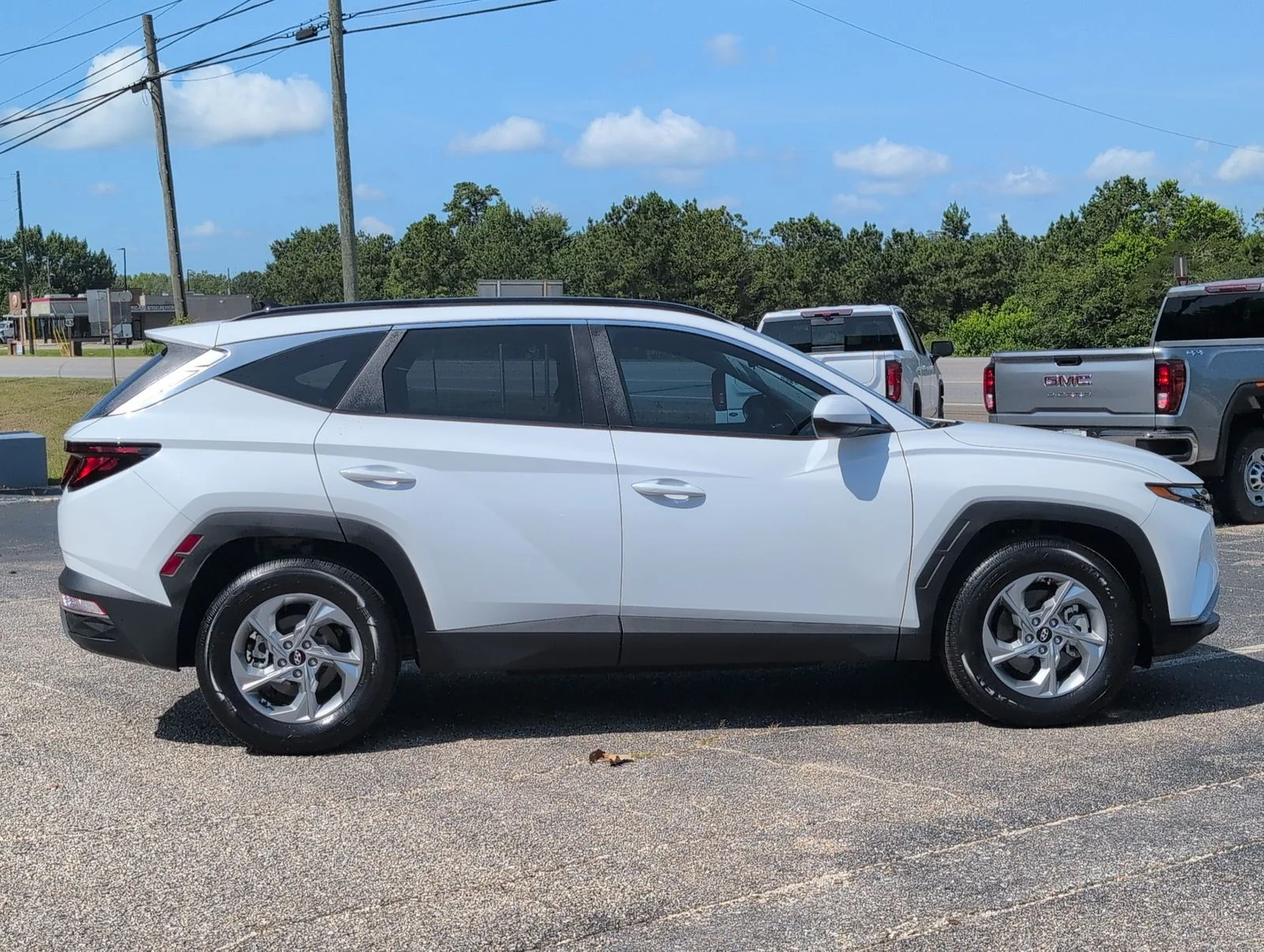 Used 2024 White Hyundai SEL image 8