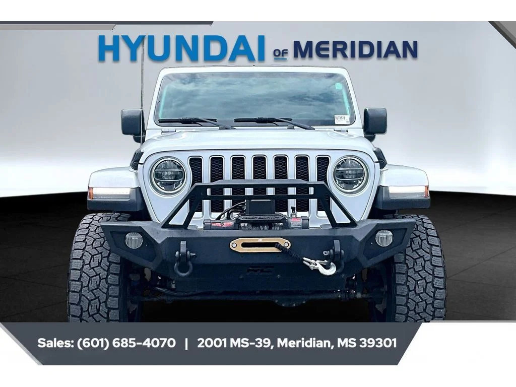Used 2018 Bright White Clearcoat Jeep Unlimited Sahara image 3