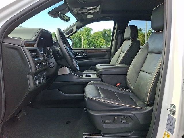 Used 2024 Iridescent Pearl Tricoat Chevrolet Premier image 15