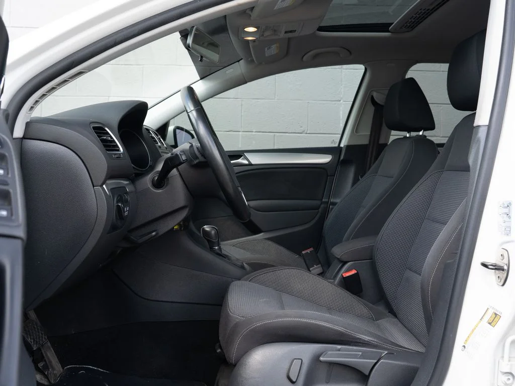 Used 2011 White Volkswagen TDI image 17