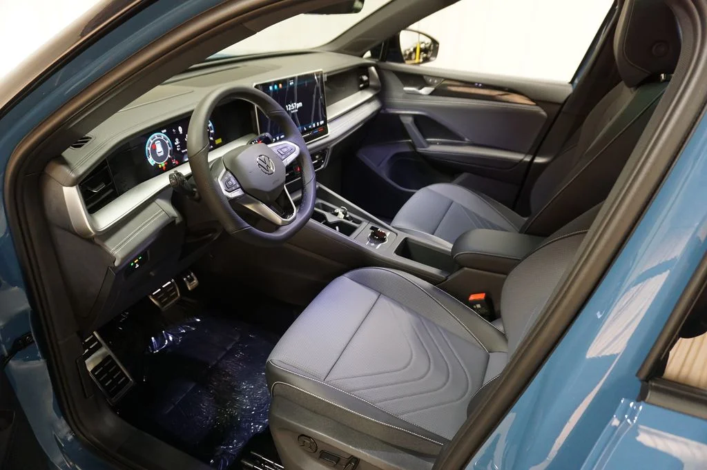 New 2026 Monterey Blue with Deep Black Roof Volkswagen 2.0T SE R-Line Black image 9