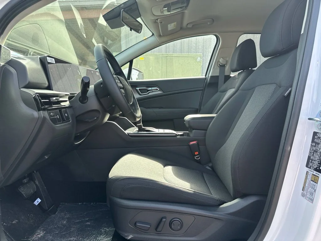 New 2027 White Kia LX image 7