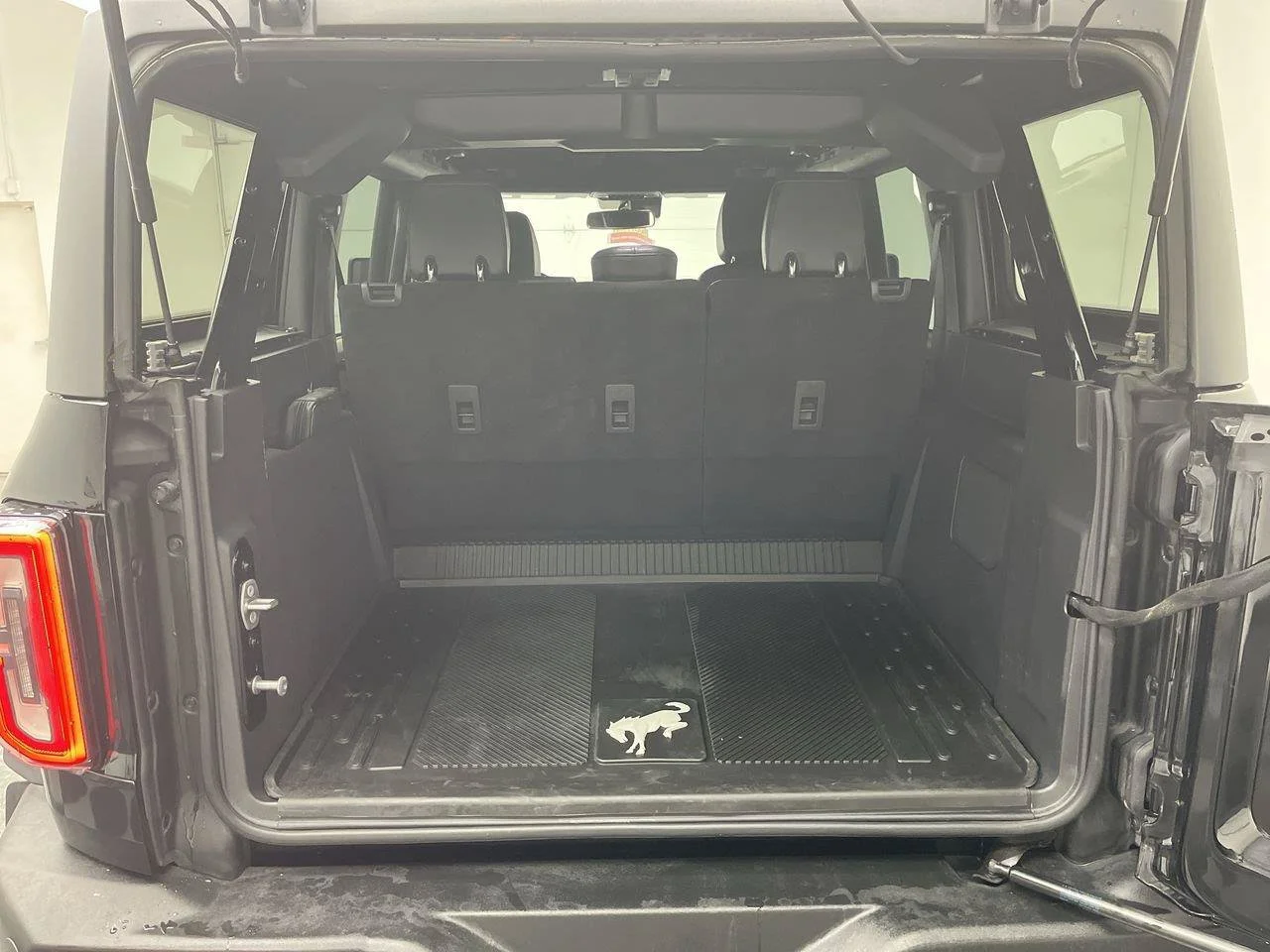 Used 2023 Black Ford Wildtrak image 27