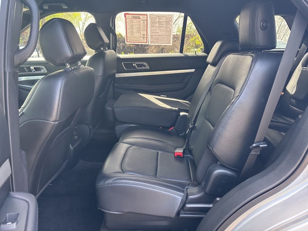 Used 2017 Silver Ford XLT image 25