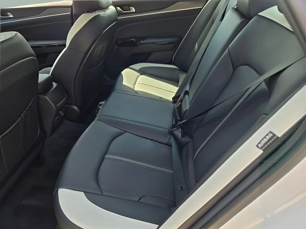 2025 Kia K5 GT-Line - Photo 12