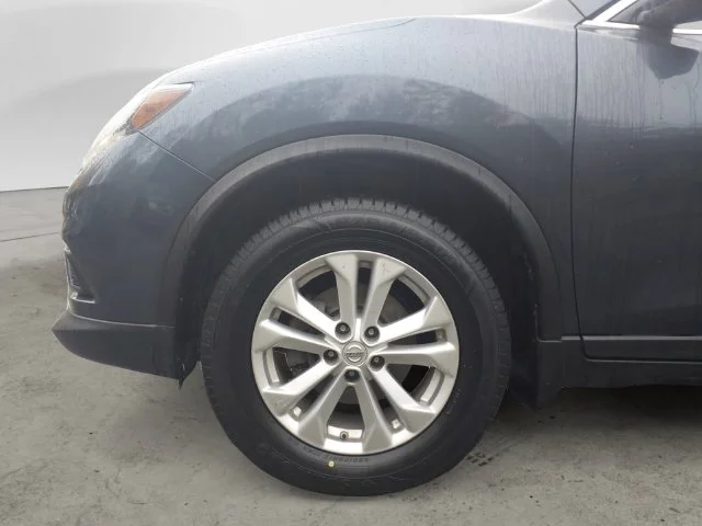 Used 2014 Graphite Blue Nissan SV image 9