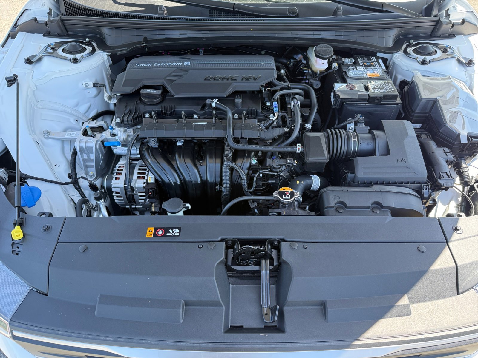 New 2026 Snow White Pearl Kia LXS image 20