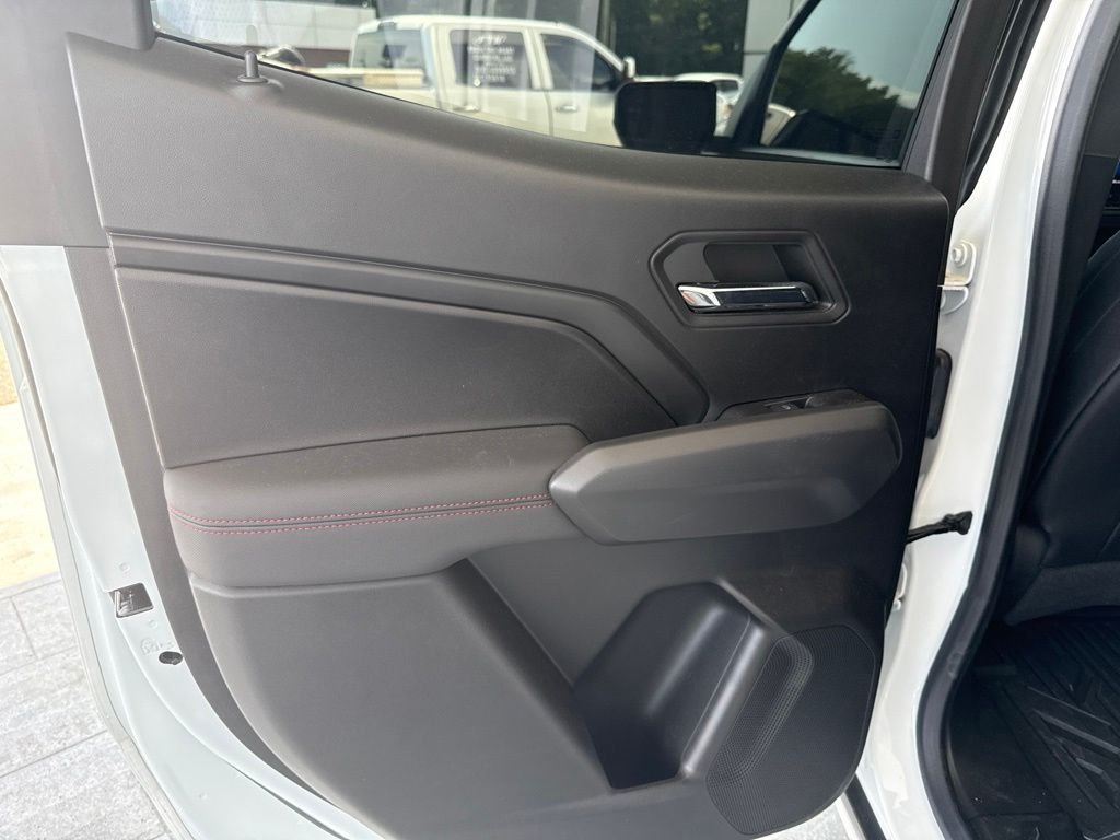 Used 2024 White Chevrolet Z71 image 44