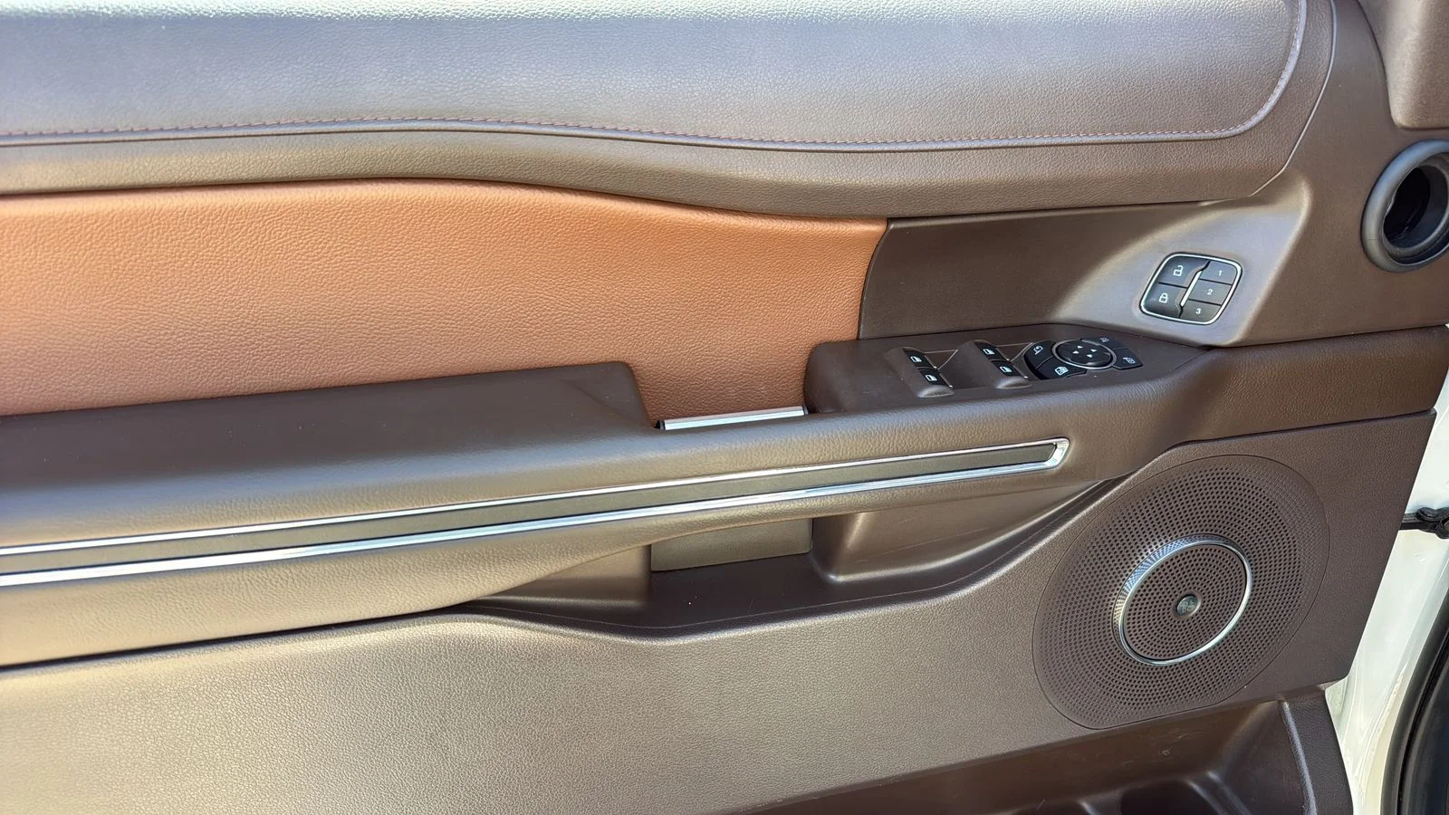 Used 2024 White Ford King Ranch image 11