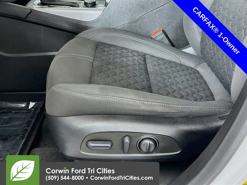 Used 2022 Summit White Chevrolet LT image 22