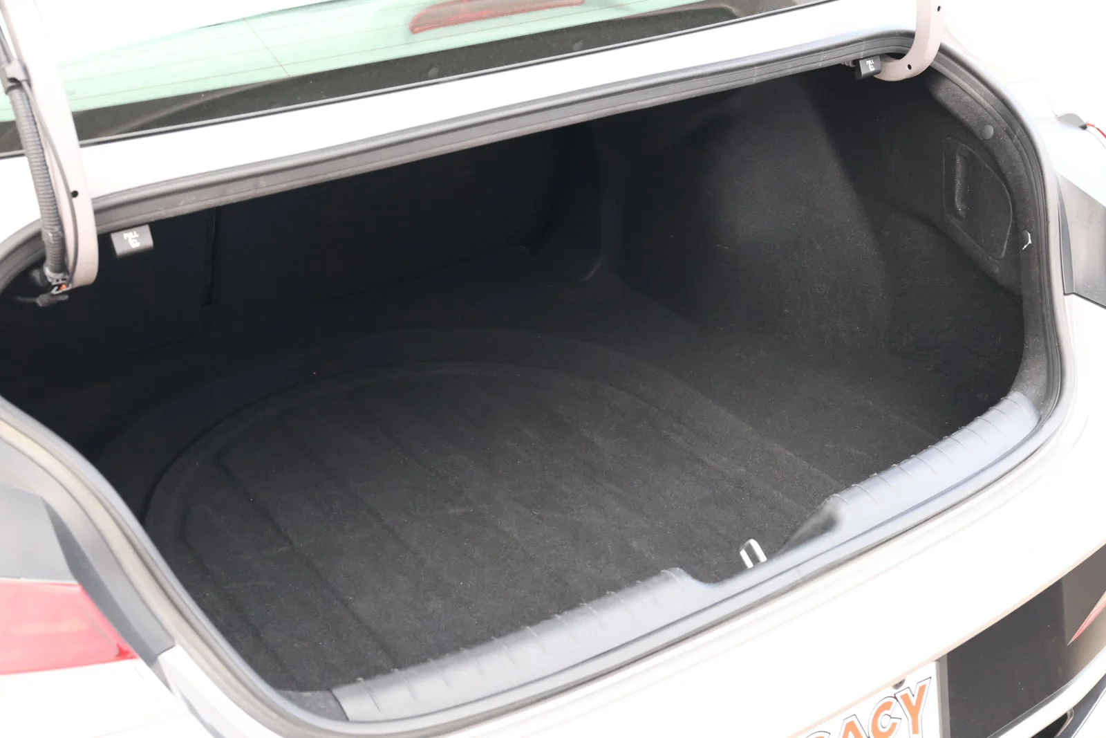 Used 2025 Silver Hyundai SEL Convenience image 35