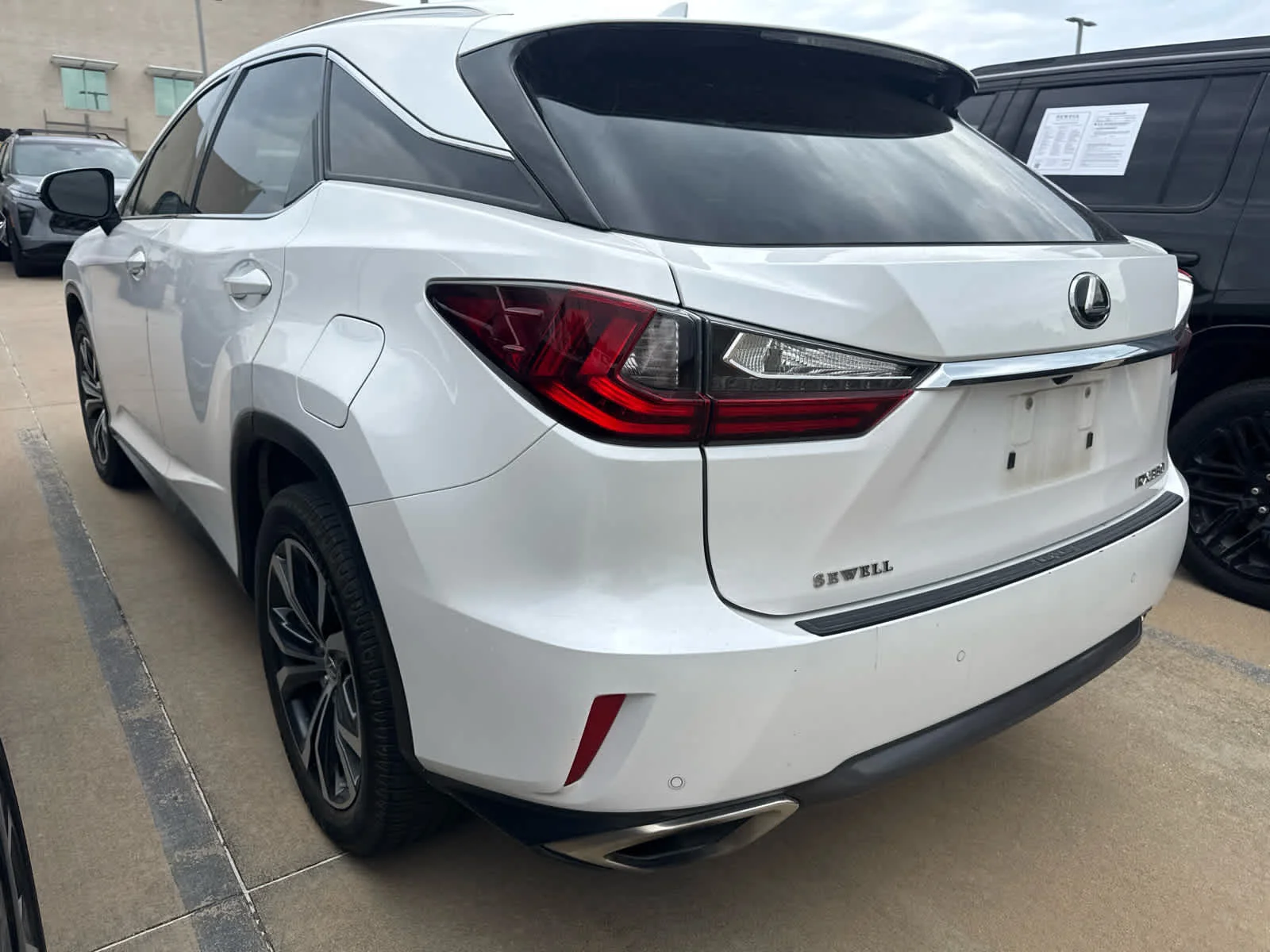Used 2017 Eminent White Pearl Lexus  image 4