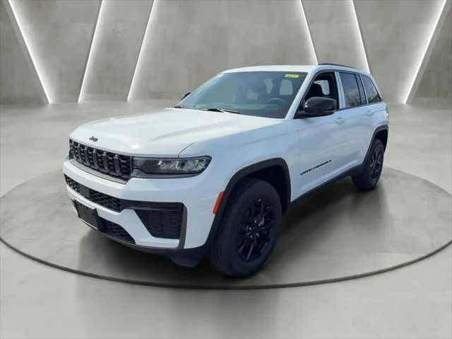New 2026 Bright White Clear-Coat Exterior Paint Jeep Laredo image 3