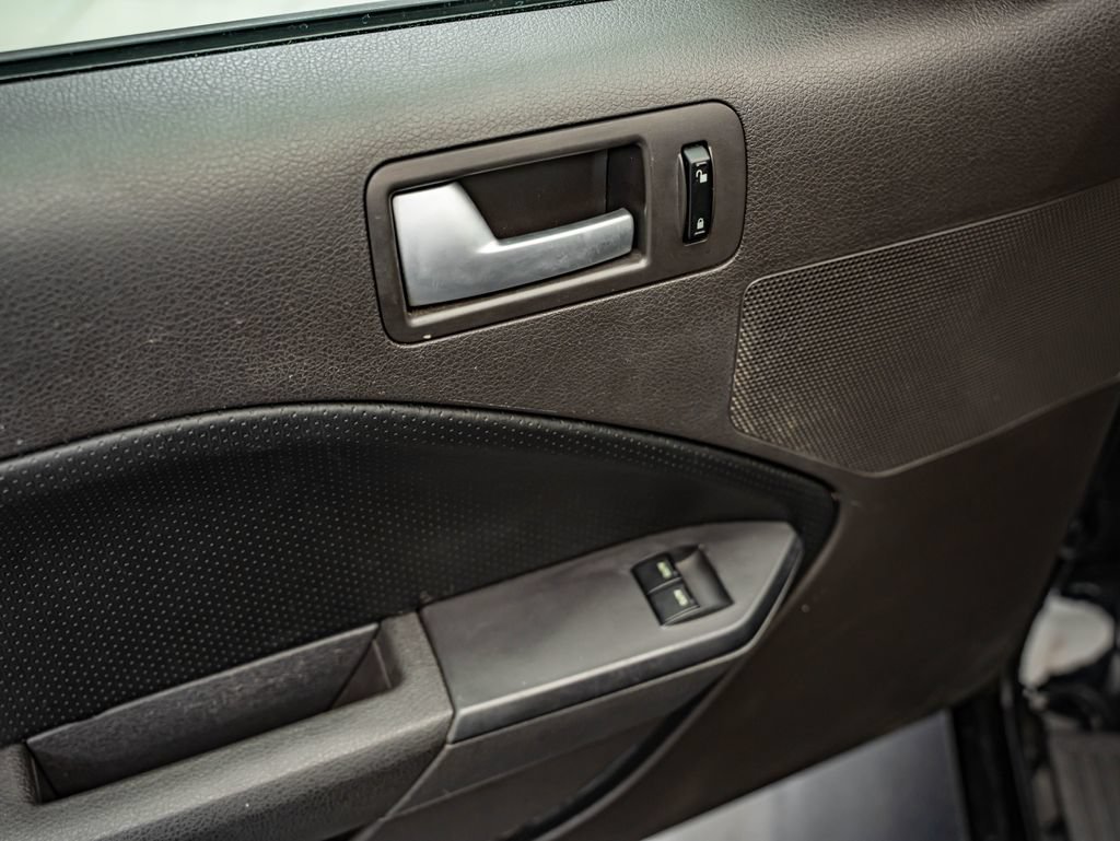 Used 2008 Black Ford GT Deluxe image 21