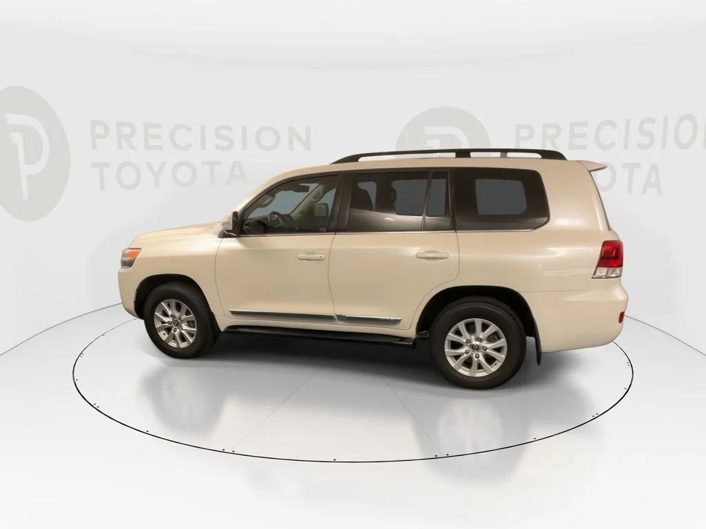 Used 2019 Blizzard Pearl Toyota Base image 12
