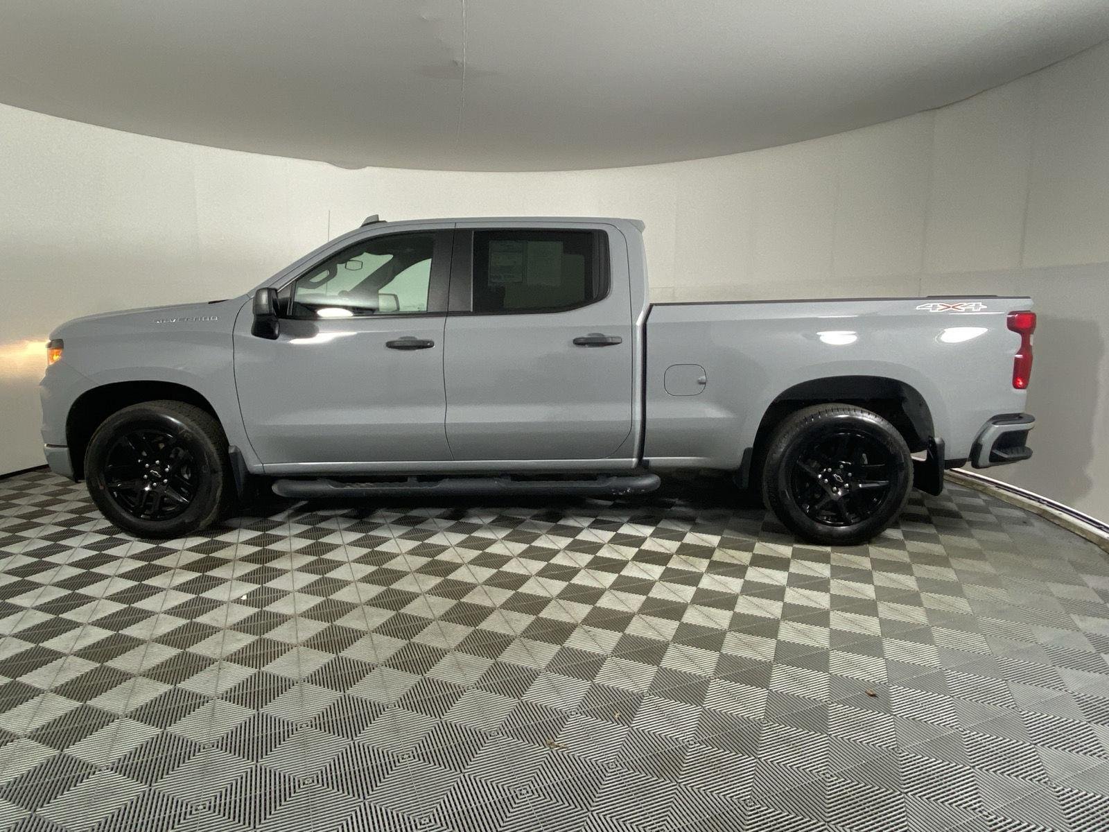 Used 2024 Slate Grey Metallic Chevrolet Custom image 12