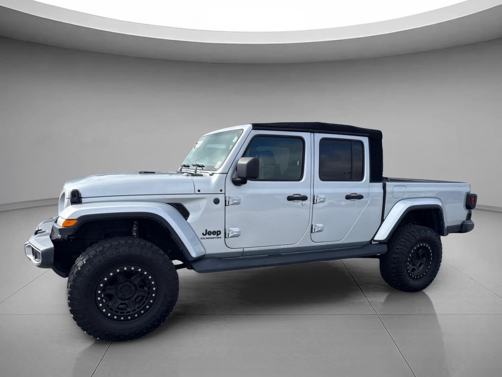 Used 2022 Silver Zynith Clearcoat Jeep Sport S image 4