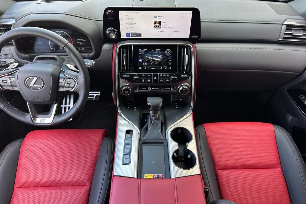 2026 Lexus LX 600 F-Sport - Photo 13