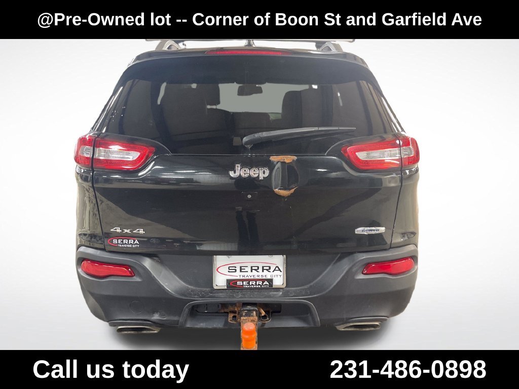 Used 2015 Black Jeep Latitude image 4